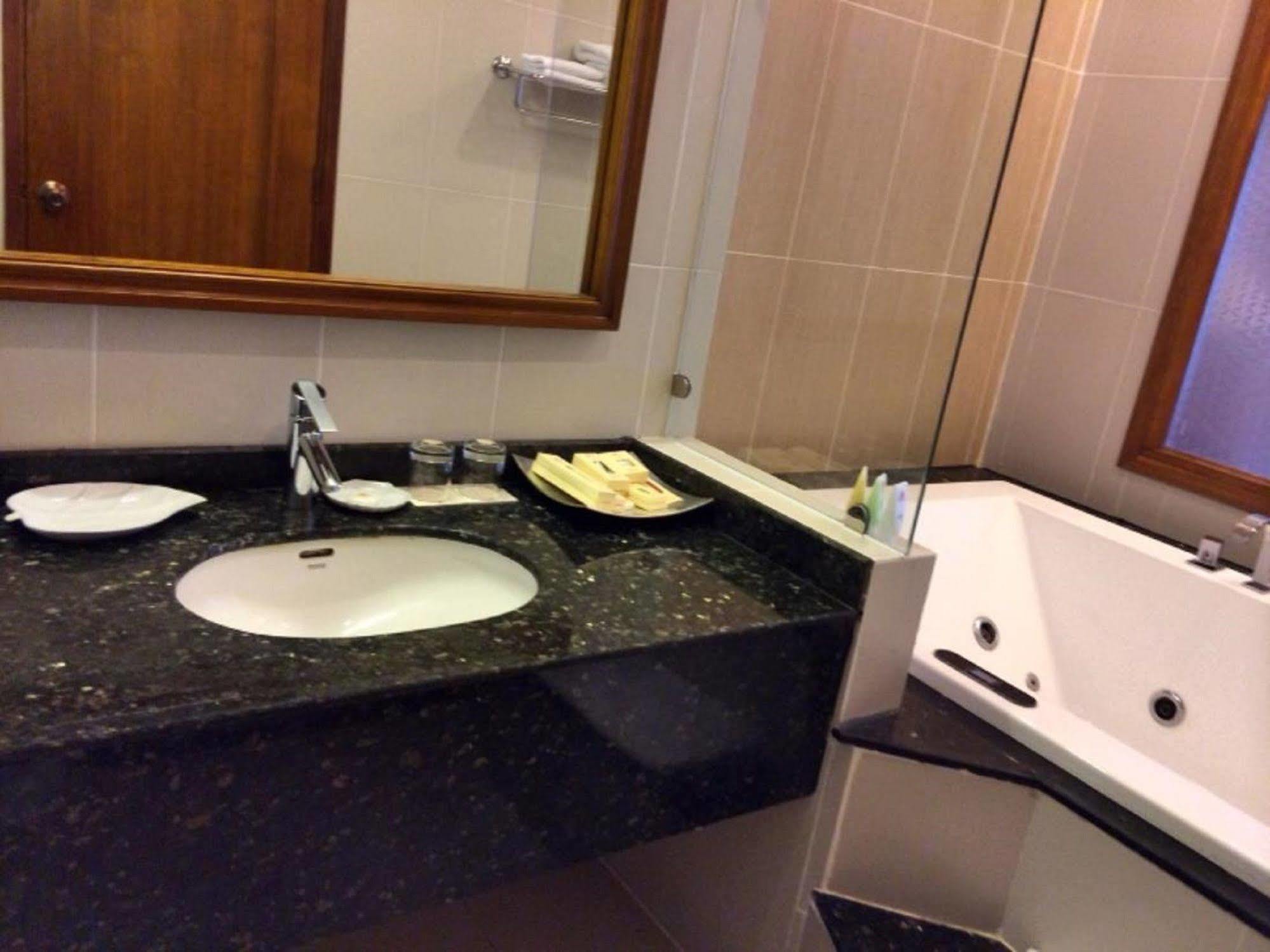 Petro Hotel Vung Tau Extérieur photo